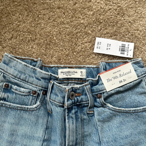 Abercrombie 90s Relaxed Jean High Rise NWT - Picture 4 of 5